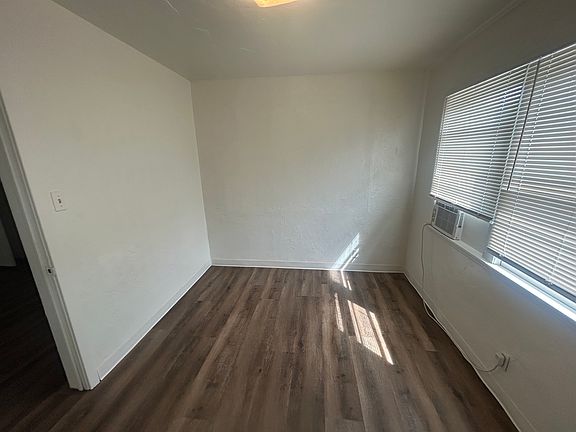 5th image of 1340 N Linden Ave Unit 9