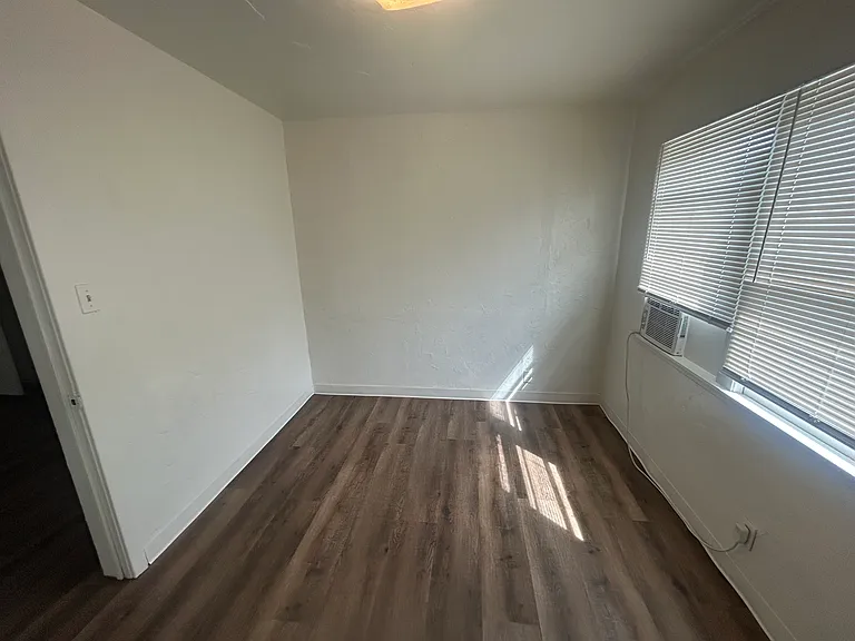 1340 N Linden Ave #9 — Photo 5