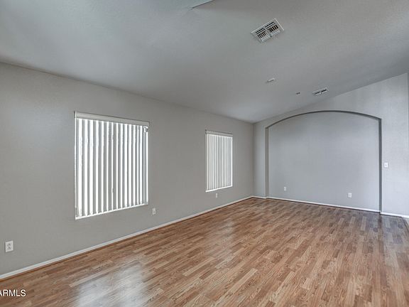 4th image of 163 N ALBERT Drive
