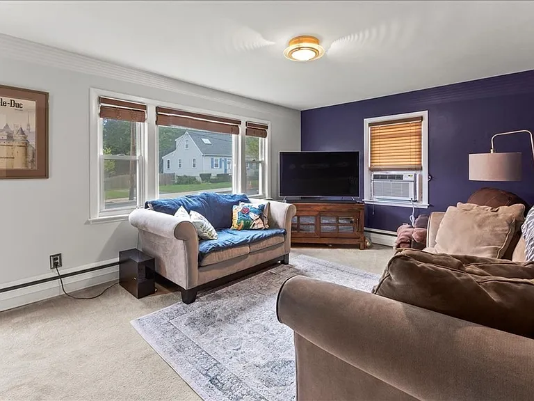 22 Arborfield Rd — Photo 4