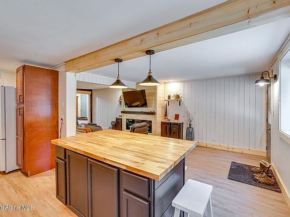 4th image of 22 Theriault Dr