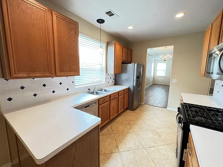 2910 Blue Dawn Dr — Photo 8