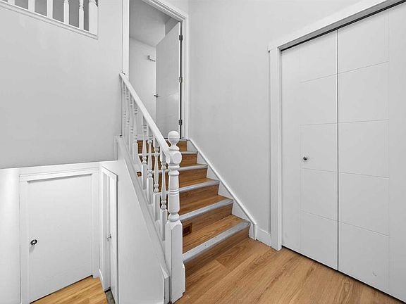 3rd image of 4915 N Rundlehorn Dr NE