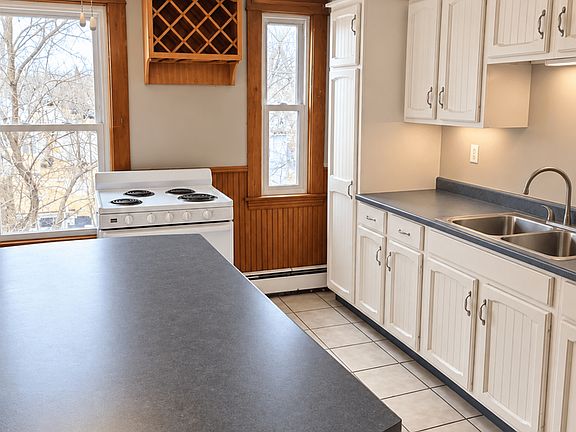 3rd image of 4 Oakhill Ter #3