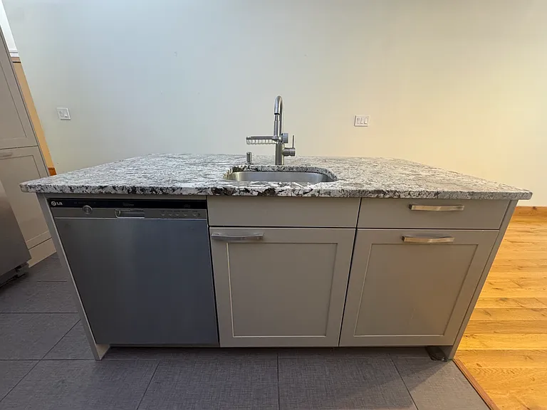 933 N Calvert St #B — Photo 5