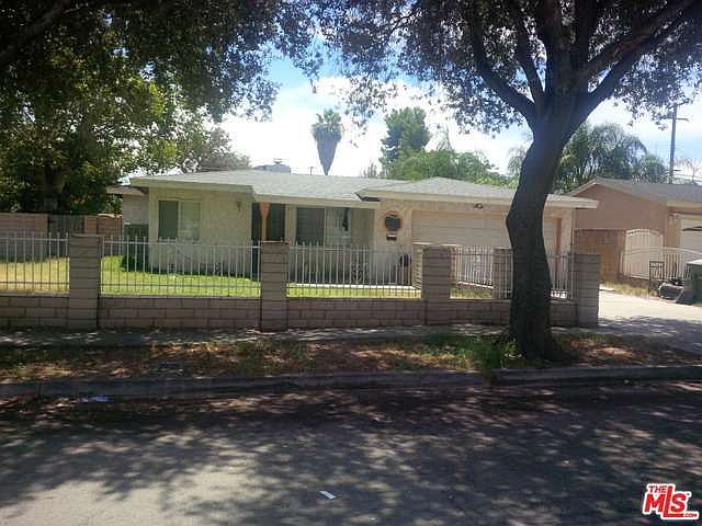 1st image of 1685 W 20th St