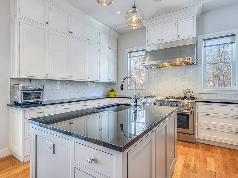 50 Squires Blvd — Photo 8