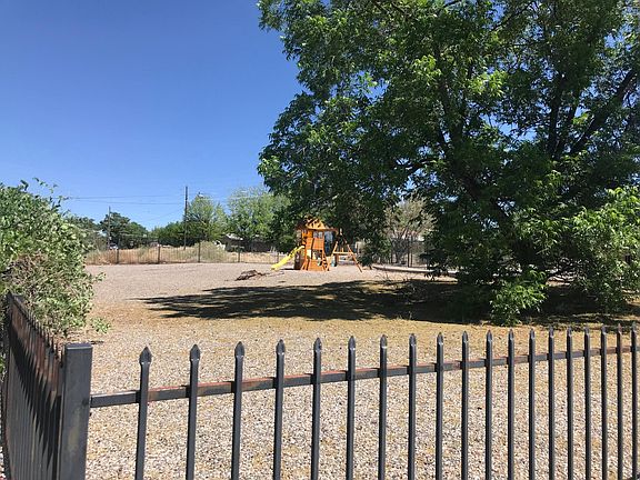 5th image of 1302 N Orchard Ave