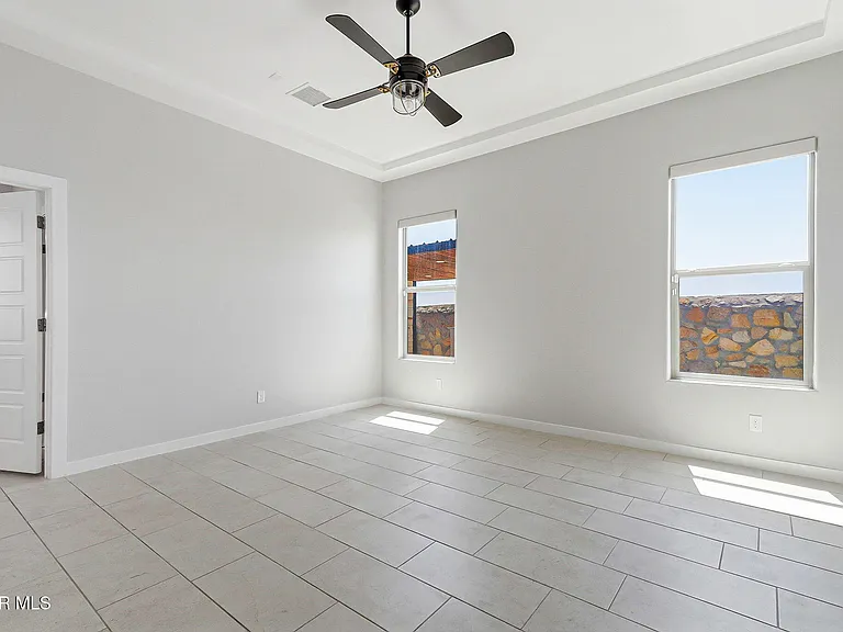 329 Hector Porras Dr — Photo 22