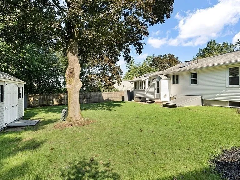 15 Temple Rd — Photo 26