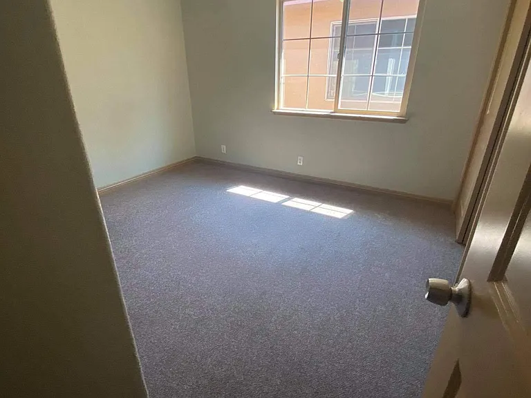 819 H St #13 — Photo 17