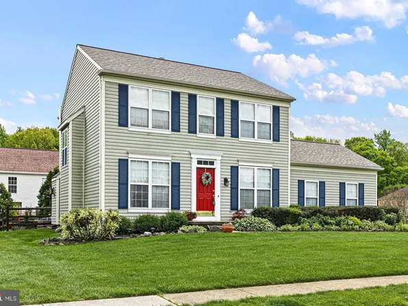 11 Buttonwood Ct, Newark, DE 19702