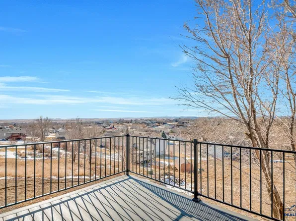 989 Haakon St, Rapid City, SD 57703