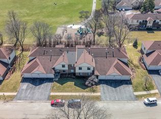 823 E Coach Rd Unit 8, Palatine, IL