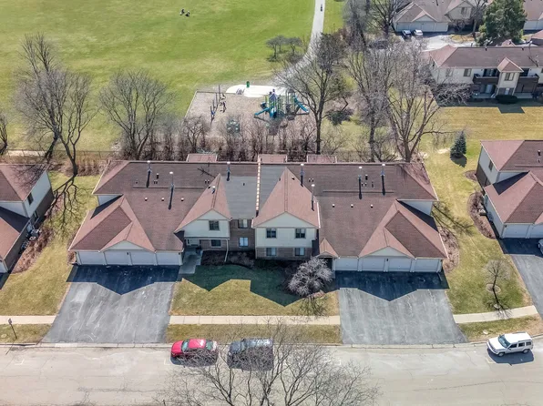 823 E Coach Rd Unit 8, Palatine, IL 60074