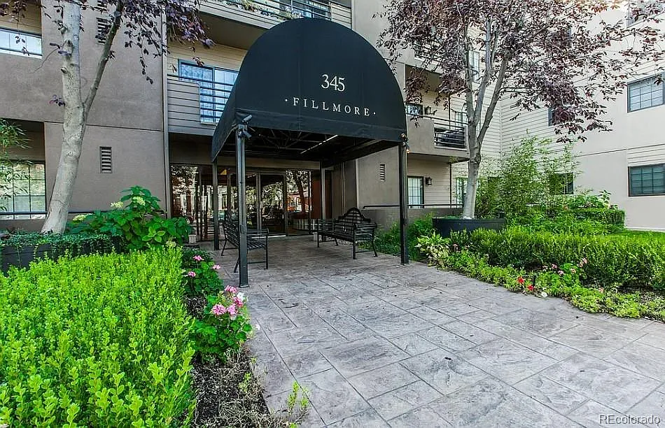 2 bed, 2.0 bath, 996 sqft, $2,700 — Photo 1