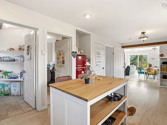 4th image of 24 Saddle Island Rd