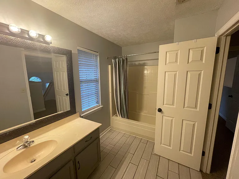 1013 Cobble Pl — Photo 24