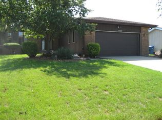 1022 Arrowhead Dr, Dyer, IN 46311