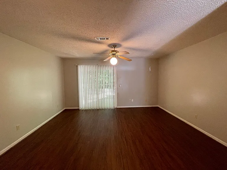 220 Candlebrook Dr — Photo 7