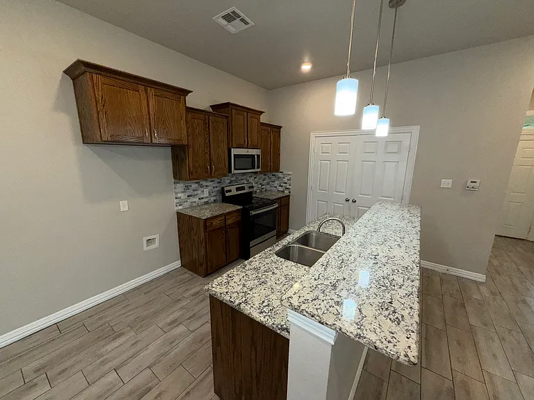3334 Addison Way — Photo 4