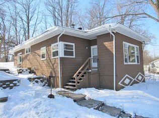 38156 N Watts Ave, Spring Grove, IL 60081