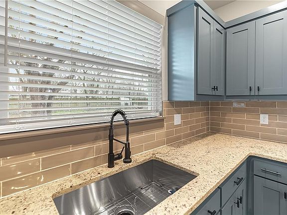 5th image of 125 S Skilern St #1