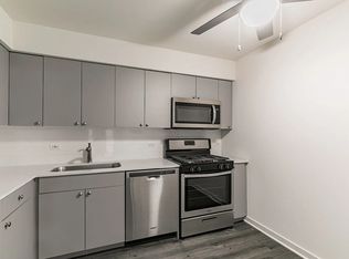 705 S Milwaukee, Libertyville, IL 60048