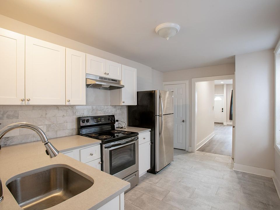 1st image of 2318 N Beechwood St #6