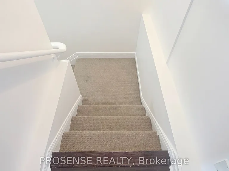 9699 Jane St #13 — Photo 35