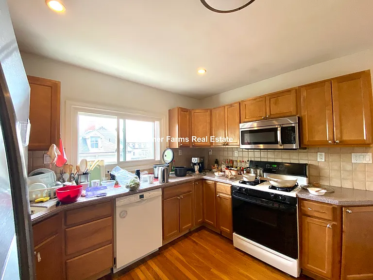 9 Arlington St #3A — Photo 3