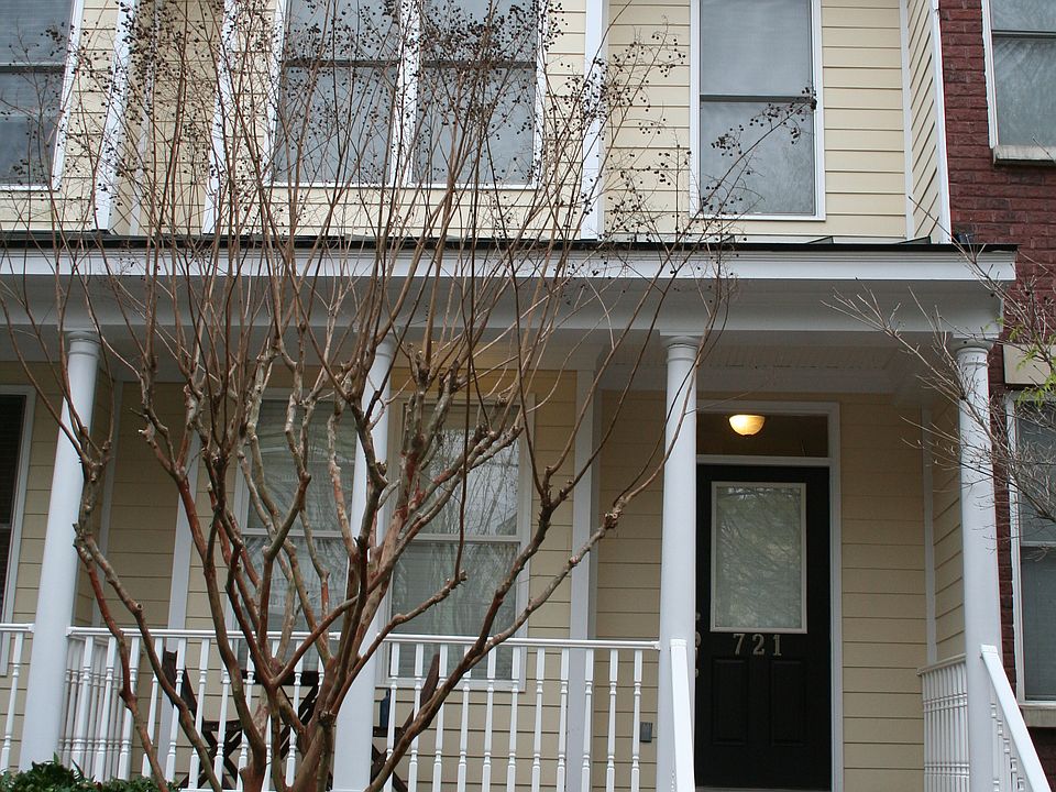 1st image of 721 Holly St