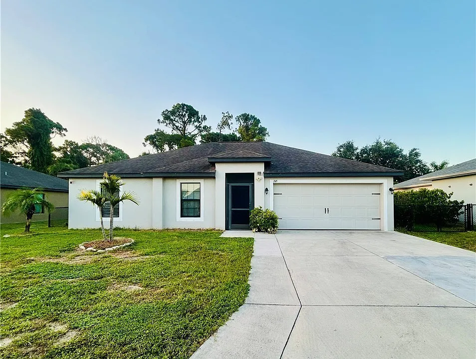 745 Evening Shade Ln