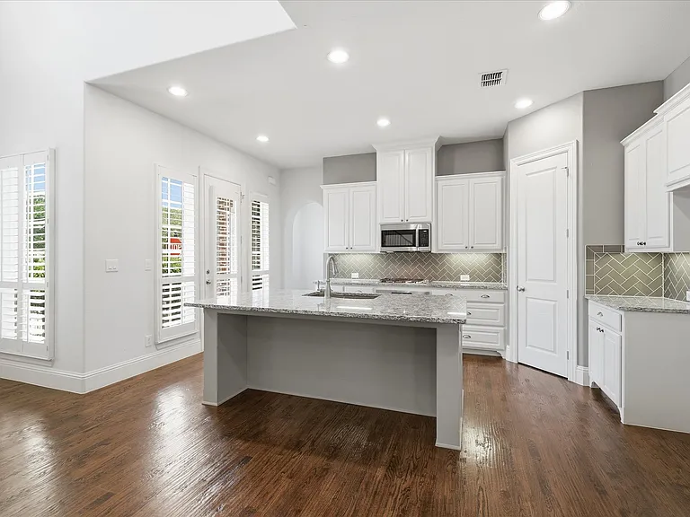 531 Sandy Ln — Photo 4