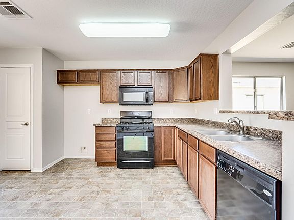 2nd image of 1394 E Kelsi Ave