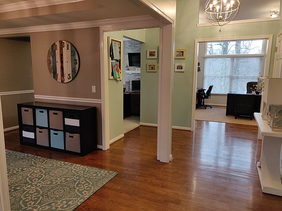 4th image of 112 Heartwood Ct