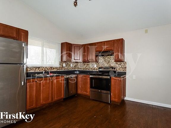 5th image of 9061 Bobb Ave