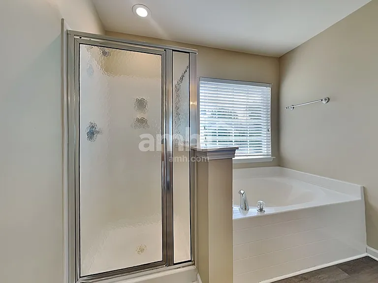 111 Graduate Ln — Photo 11