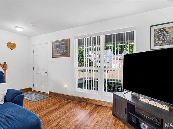 3rd image of 9218 Cedarberry Ct