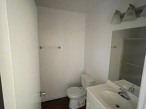 4th image of 718 S 5th St #202