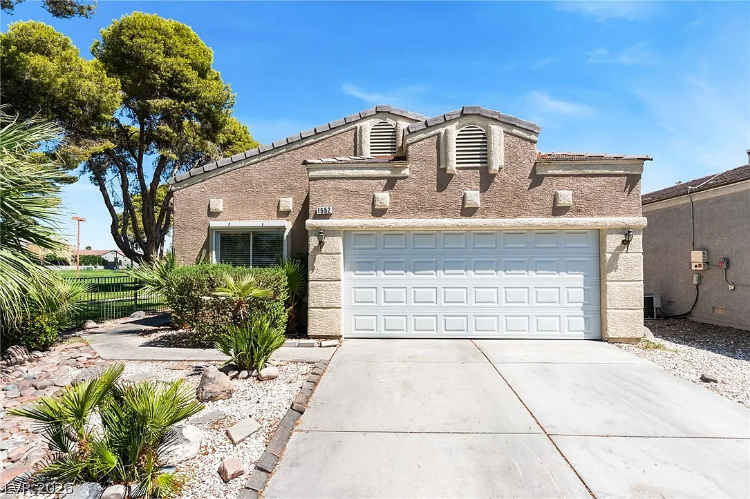 4 bed, 2.0 bath, 1548 sqft, $1,995 — Photo 3