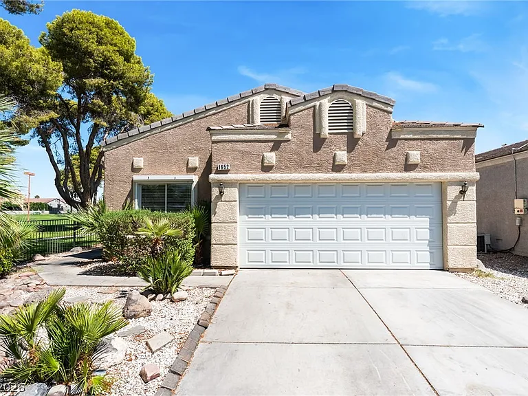1652 Wendell Williams Ave — Photo 3