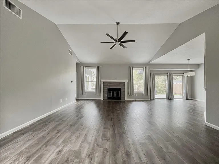 11917 Meadowfire Dr — Photo 4