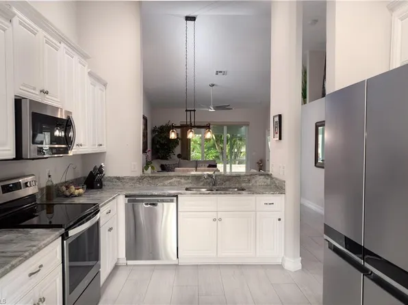 5433 Whitten DR #106, NAPLES, FL 34104