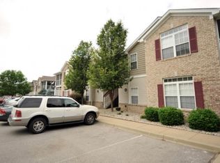 8303 Savannah Springs Ct, Louisville, KY 40219