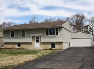 3325 Robinsdale Ave, La Crosse, WI 54601