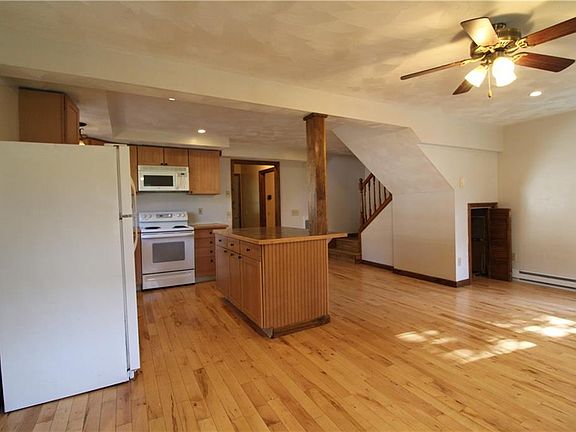 3rd image of 22 Wakefield Ave