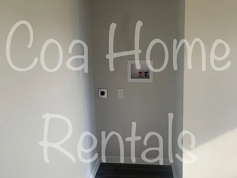 1028 N Westview Dr — Photo 8
