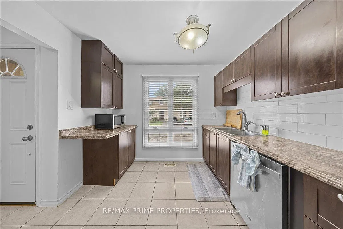 3 bed, $2,500 — Photo 4