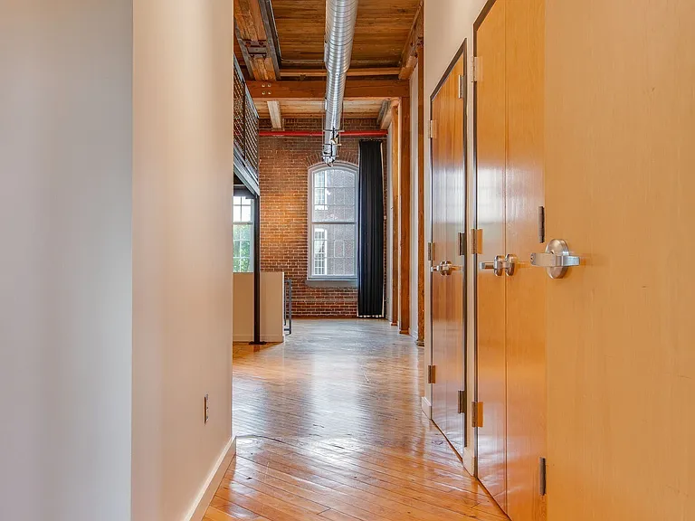 1400 Rosa L Parks Blvd #105 — Photo 2